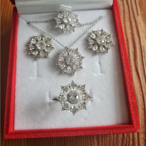 Beautiful Silver set 💎 - Picture 4 of 5